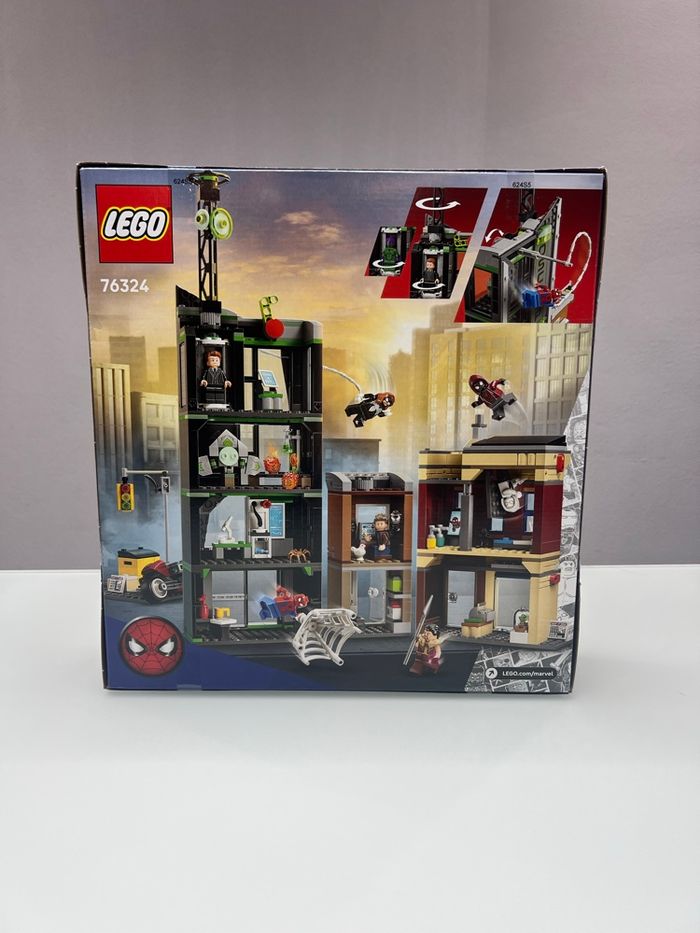 LEGO Marvel 76324 Spider-Man contre Oscorp - photo numéro 2