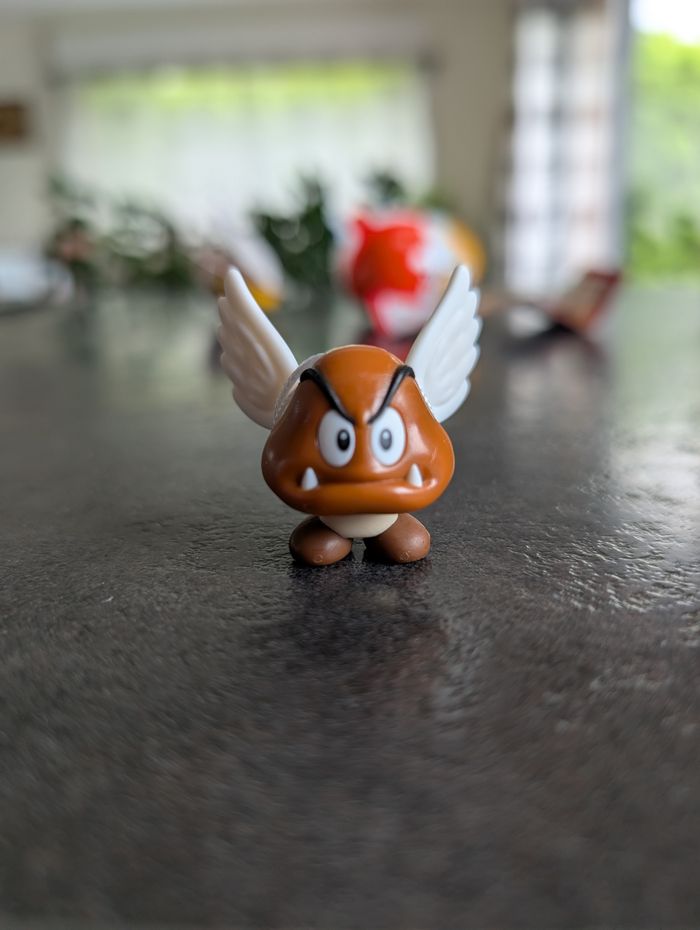 Kinder joy Mario Goomba - photo numéro 1