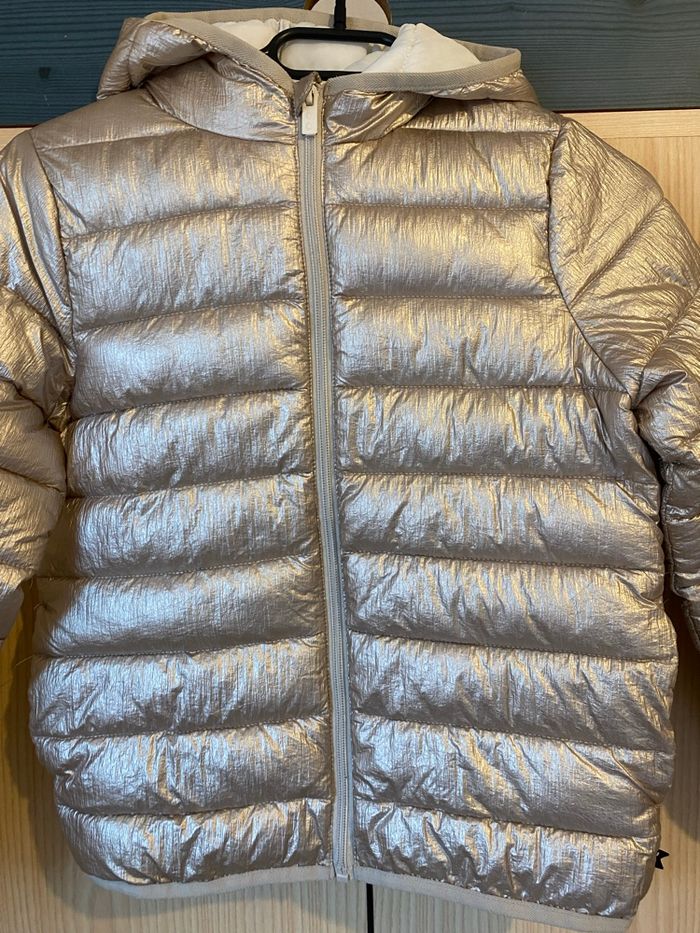 Doudoune or Okaïdi 10 ans  8€ - photo numéro 4