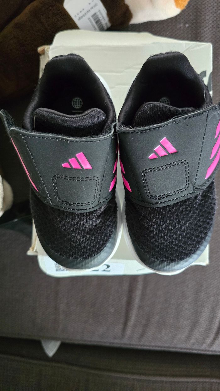 Basket fille noir et rose Adidas 22