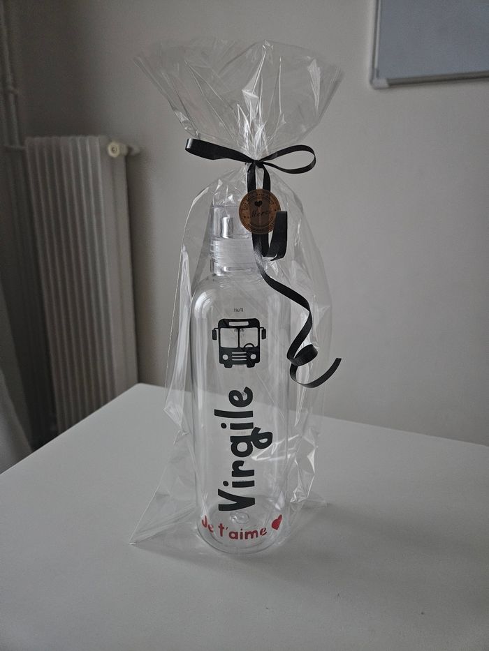 Gourde personnalisée en plastique 500ml idee cadeau fin d'année maîtresse ATSEM..... - photo numéro 2