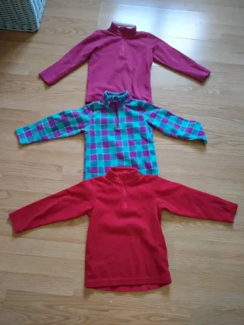 Lot de 3 sous pulls chauds. Quechua.
Taille 5 ans
