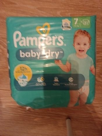 Couches pampers taille 7