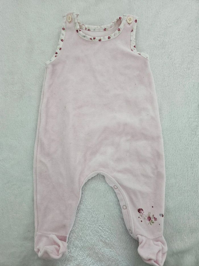 Lot de 3 pyjamas + 4 bodies 0-1 mois - photo numéro 2
