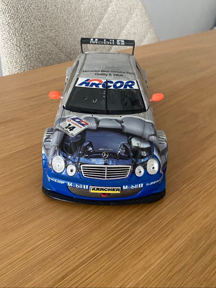 Mercedes Benz CLK DTM 1/18 année 2000