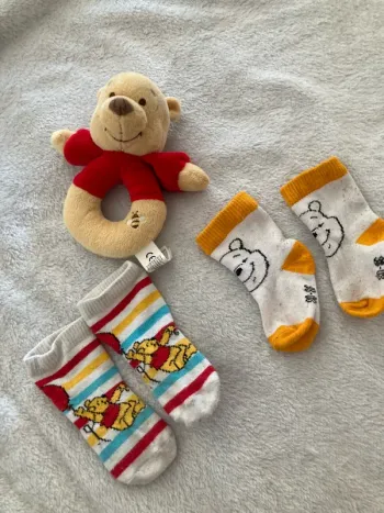 Chaussettes et hochet Winnie