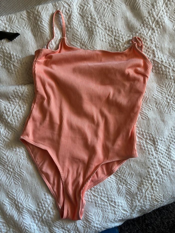 Maillot de bain dos nu