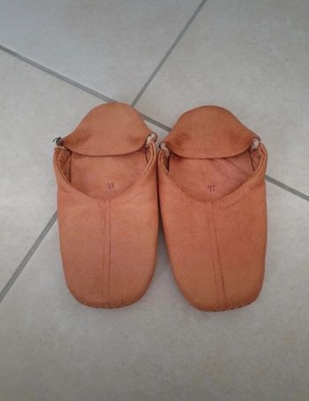 Chaussons neufs en 24