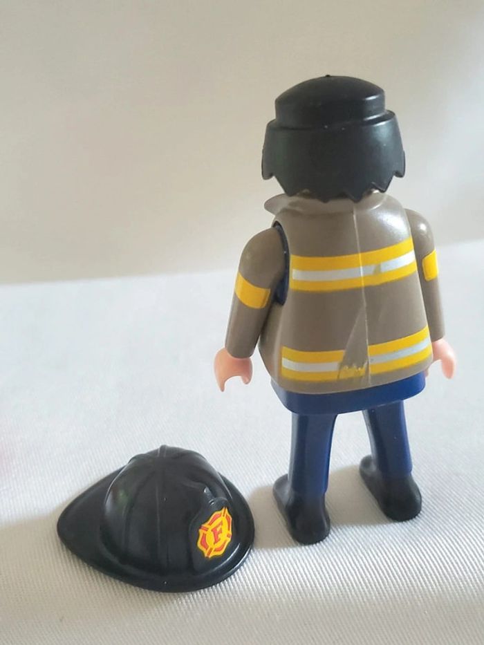 Personnages Playmobil Pompiers x 4 - photo numéro 4