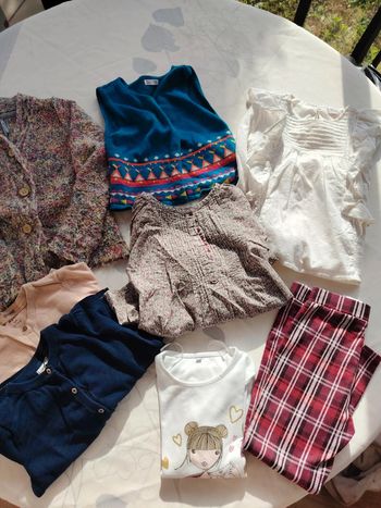 Lot gilets et blouse 6 ans