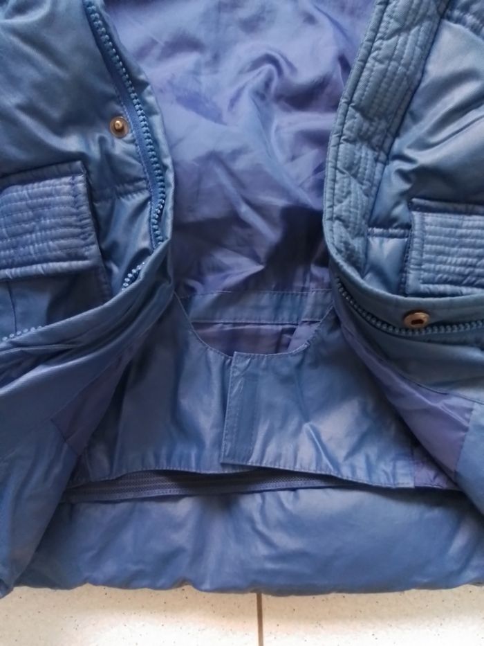 Manteau à capuche col montant. 10ans - photo numéro 4