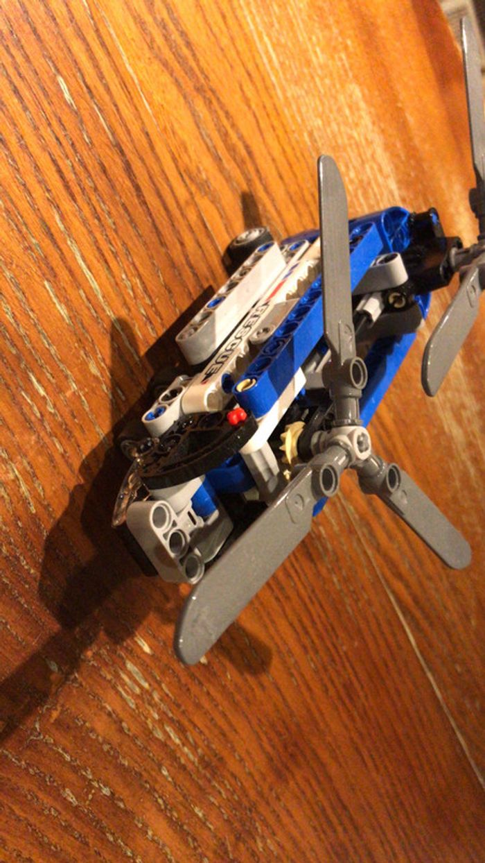 Lego hélicoptère rescue - photo numéro 3