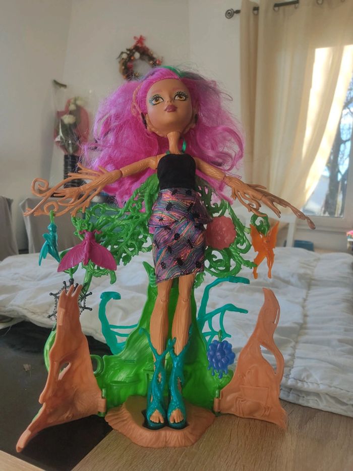 Monster high treesa thornwillow