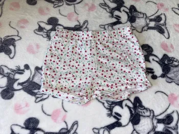 Short fille