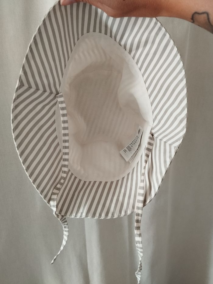Joli chapeau d'été H&M 2/4 ans - photo numéro 6