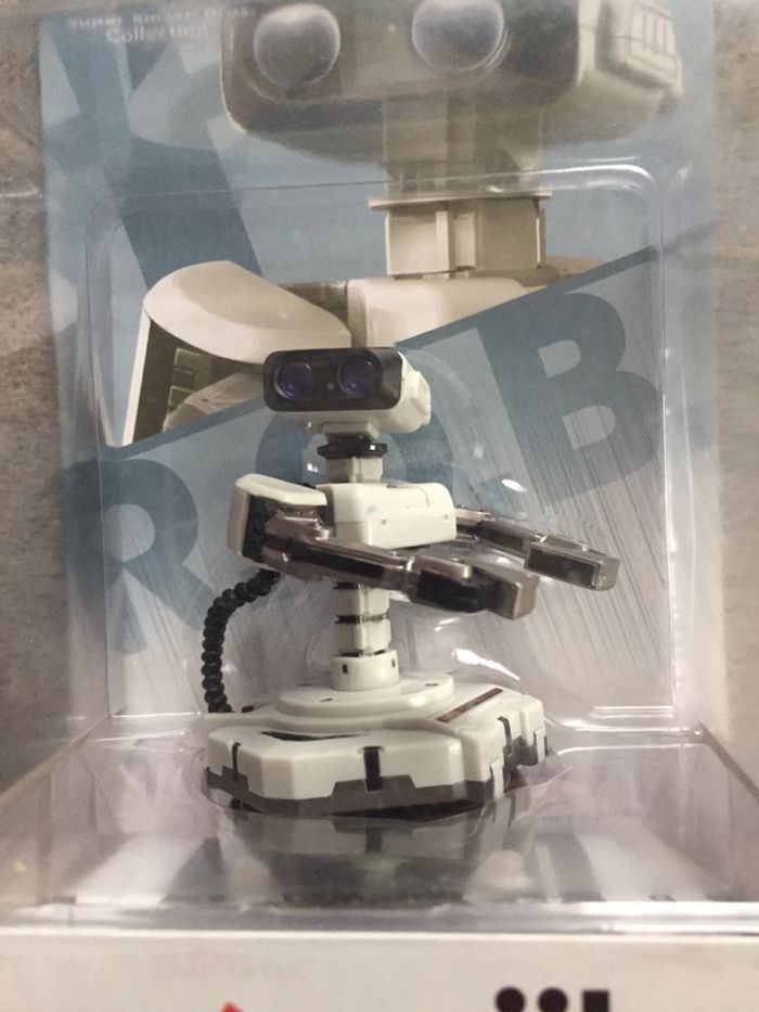 Figurine Nintendo amiibo Super Smash Bros R O B no 46 Neuve