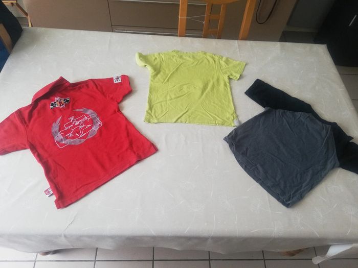 Lot 2 ts et 1 polo manches courtes 5 ans diverses marques - photo numéro 3
