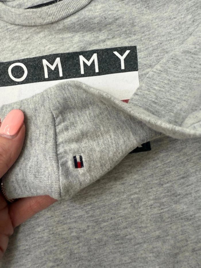 T-shirt Tommy Hilfiger garçon 92 cm gris très bon état - photo numéro 4
