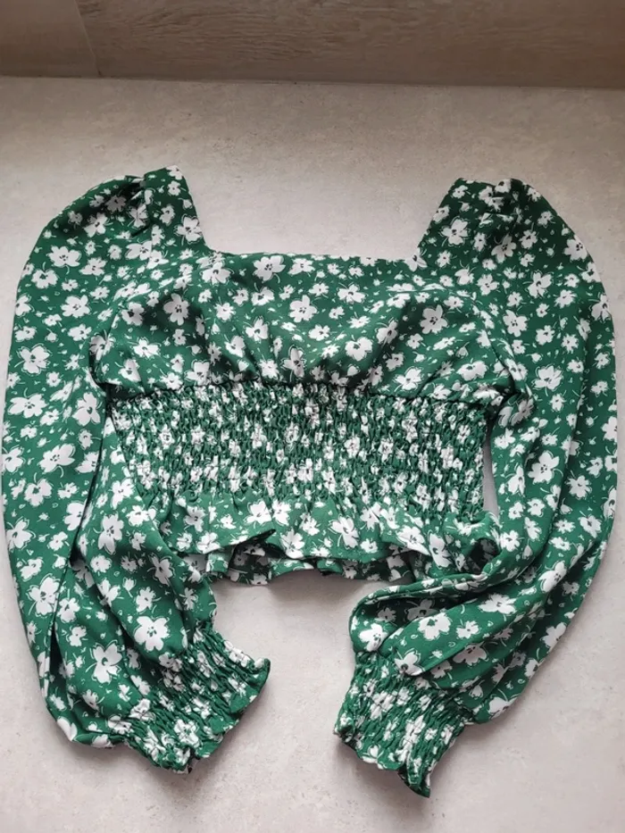 Blouse 8 ans Neuve sans etiquette