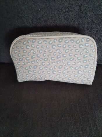 Trousse maquillage leopard neuf