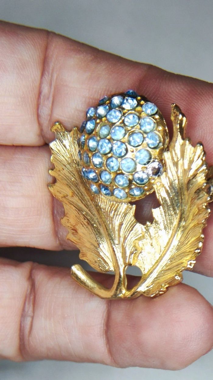 Broche strass bleus - photo numéro 3