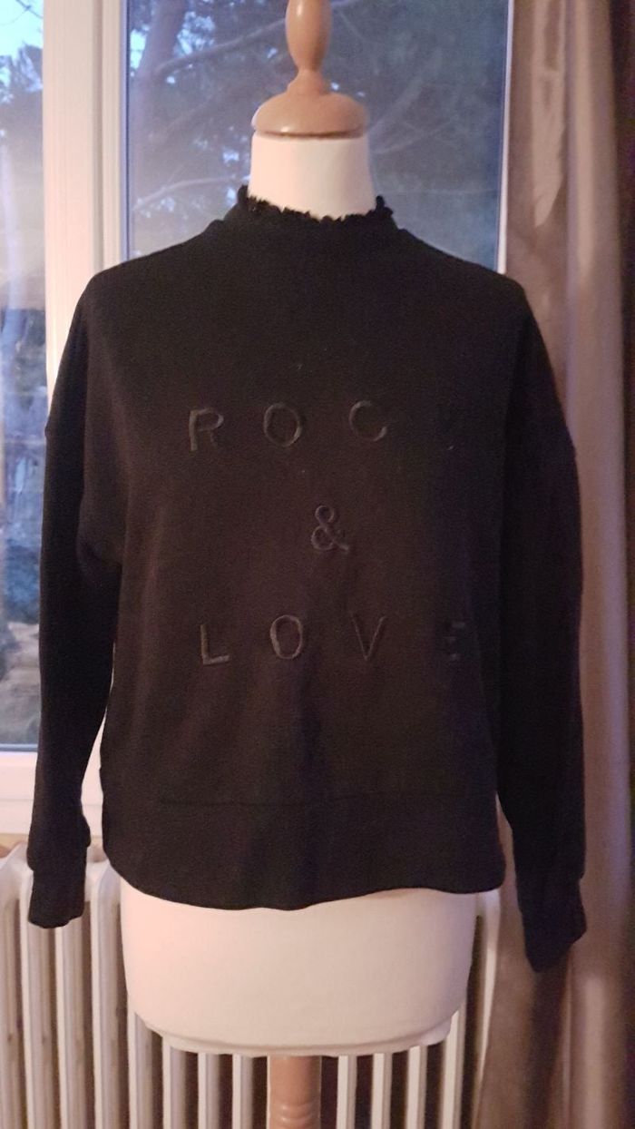sweat noir kiabi taille M