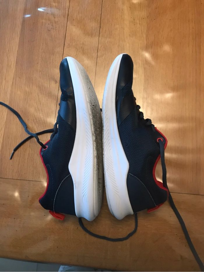 Basket umbro taille 40 Bien porté. - photo numéro 4