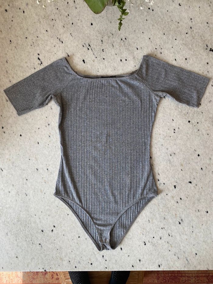 Body gris Bershka M