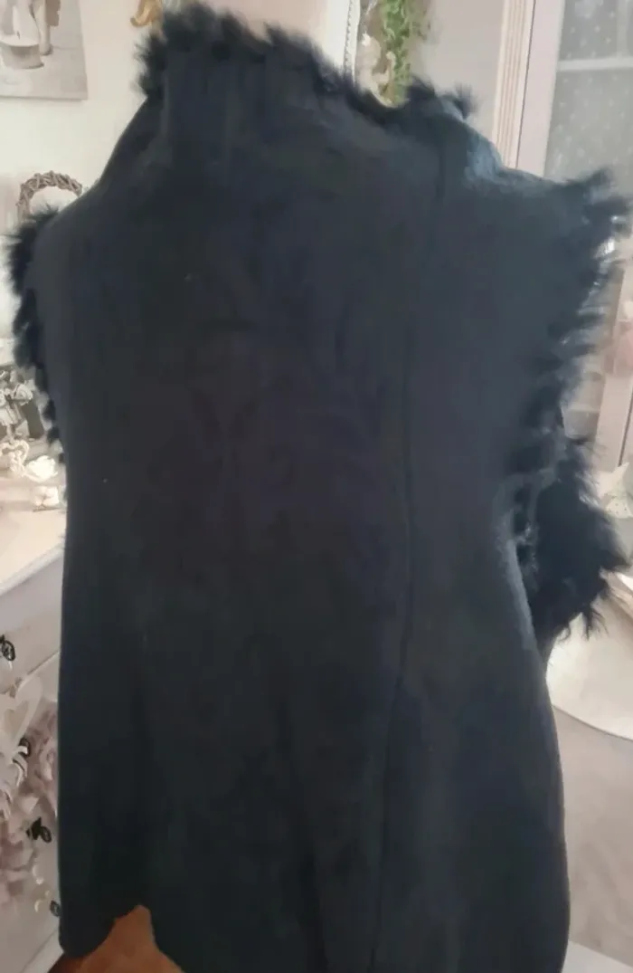 Gilet évasé sans manches noir Taille 42/44 Neuf - photo numéro 4