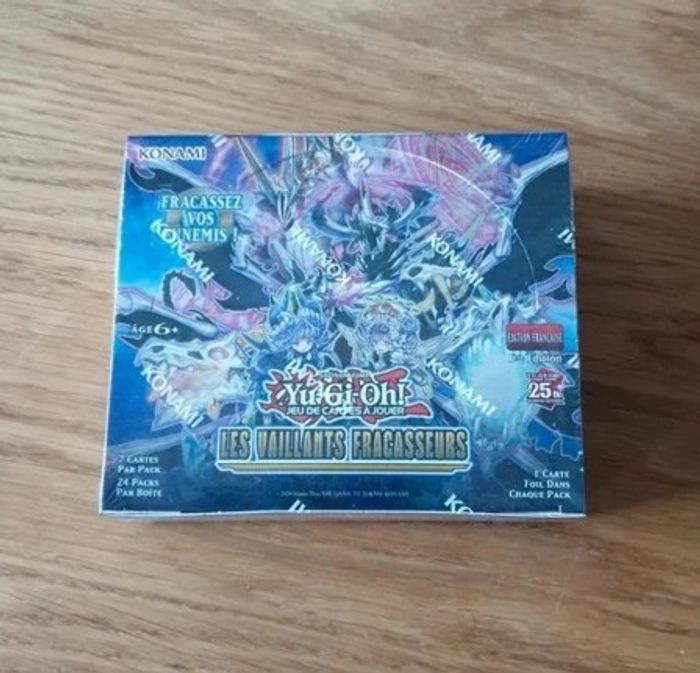 Yu-Gi-Oh! Display de 24 boosters : Les Vaillants Fracasseurs - Scellé Neuf Fr