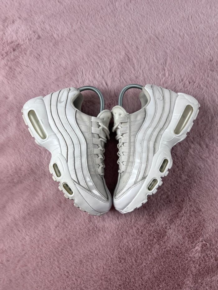 Nike Air Max 95 Triple White – Pointure 38 Réimperméabilisées