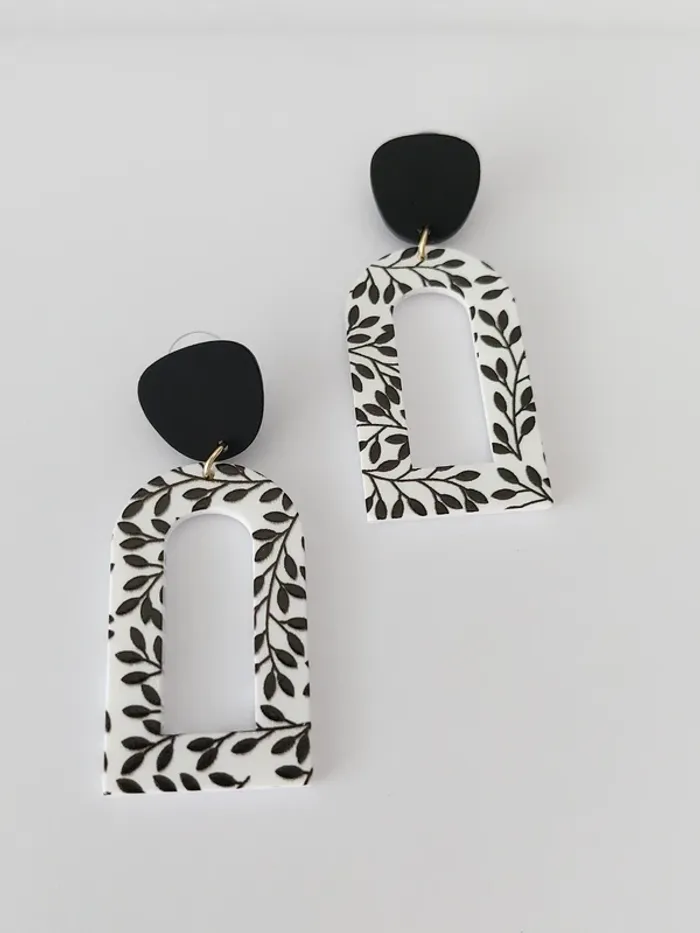 Boucles d'oreilles pendantes - noir et blanc - tendance bohème chic 🌙 - photo numéro 3