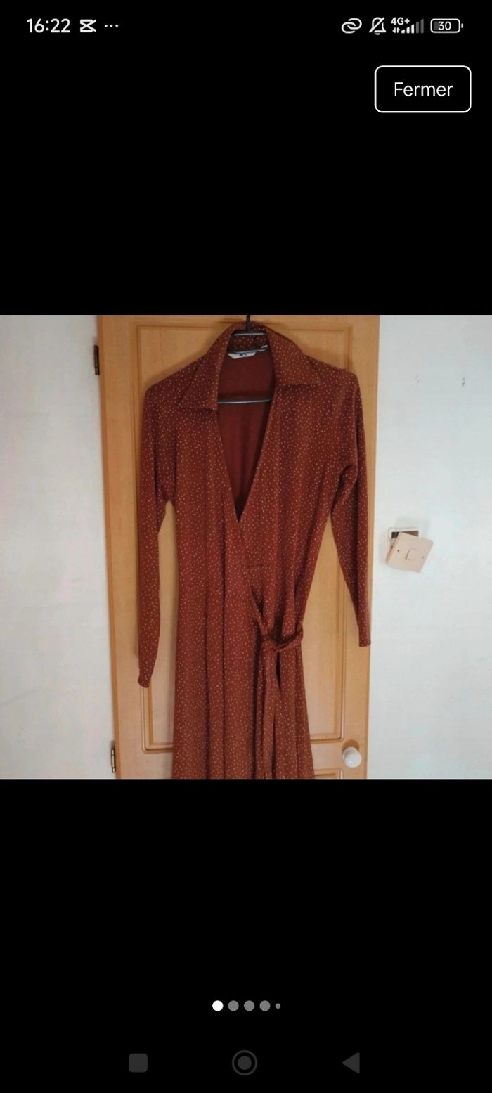 Magnifique robe port Uniqlo marron a petit pois