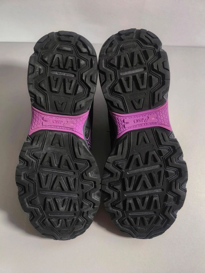 Baskets trail Asics gel venture 8 noir violette pointure 40 neuves sans boîte très bon état - photo numéro 6