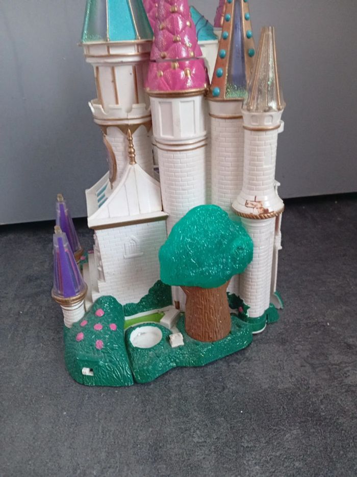 Château La belle et la bete Disney - photo numéro 7