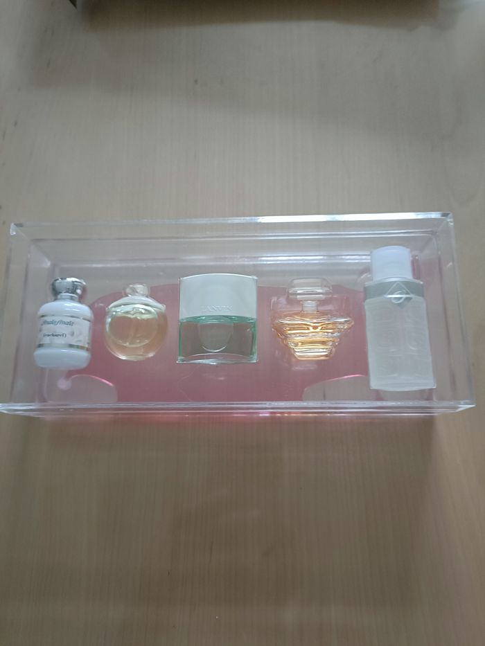 COFFRET LANVIN, CACHAREL ET LANCOME 5 MINIATURES