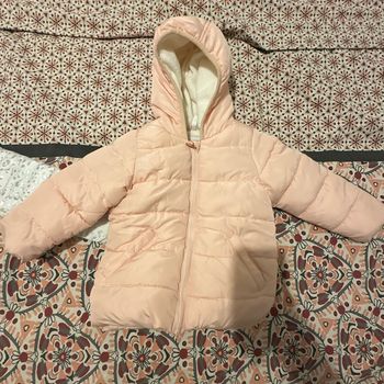 Deux. Doudounes neufs.