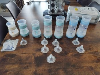 Lot biberons + tétines