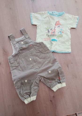 Ensemble salopette et Tee-shirt 6 mois