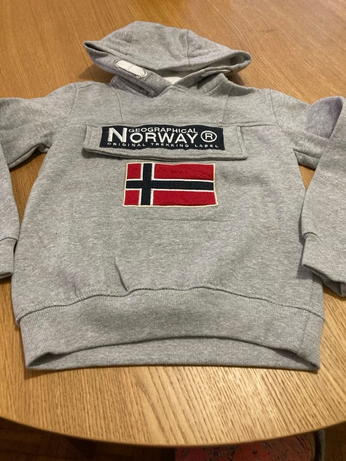 Sweat capuche chaud  8 ans