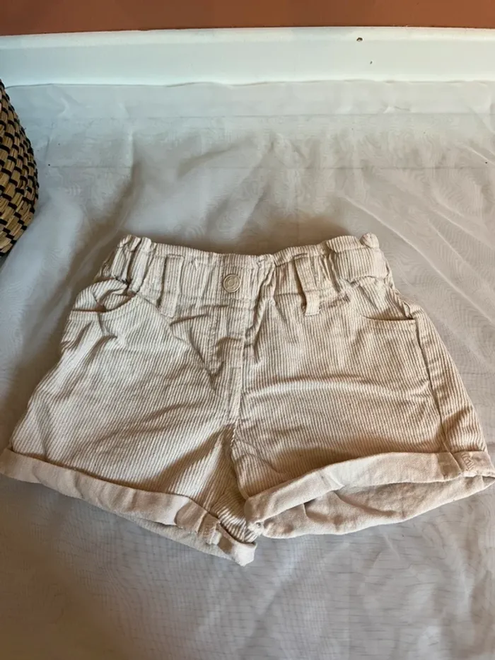 Short velours taille 3 ans - photo numéro 3