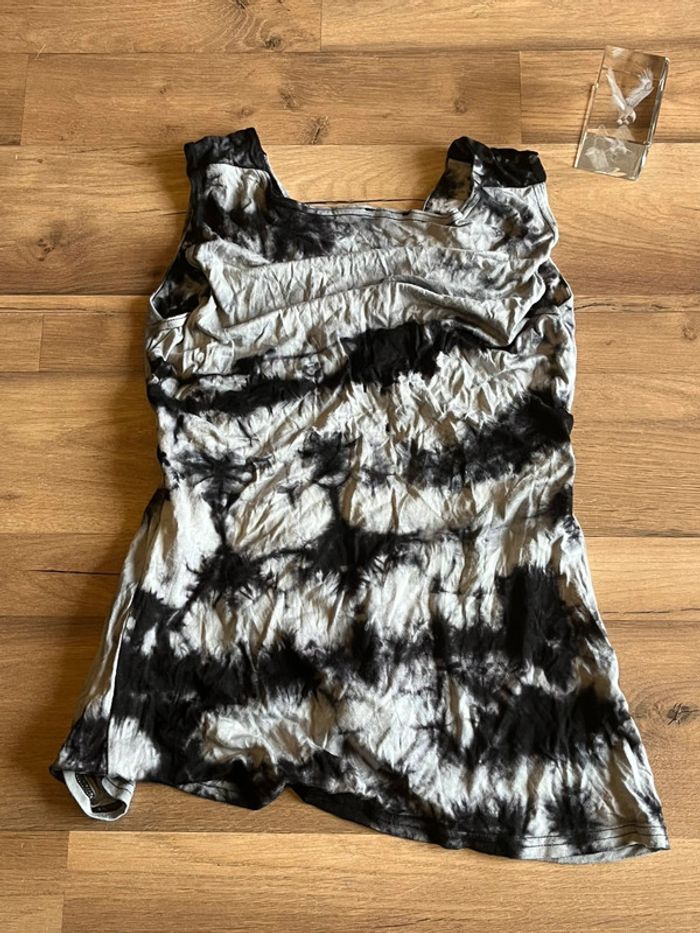Je vend un haut femme taille unique tres bon état - photo numéro 2