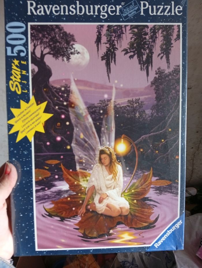 Puzzle fee sur une feuille