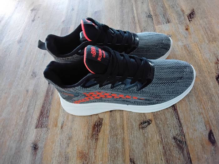 Baskets garçon ou hommme pointure 39,5 - Neuves - photo numéro 6