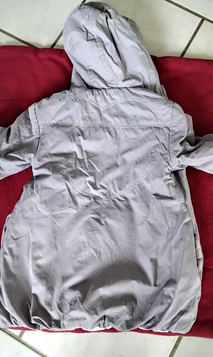 Manteau  réversible  ,1 côté crème, 1 côté mauve, fermeture et pressions, Vertbaudet, 4 ans - photo numéro 7