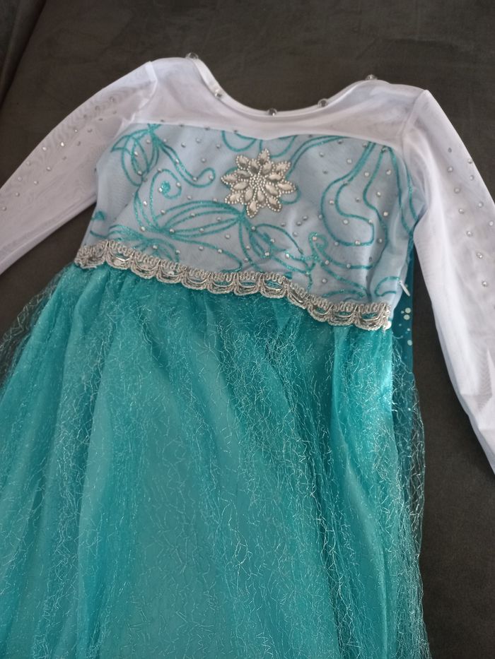 Robe déguisement elsa reine des neiges avec longue traîne 3/4 ans - photo numéro 3