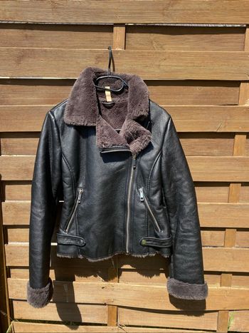Veste en cuir moumoute