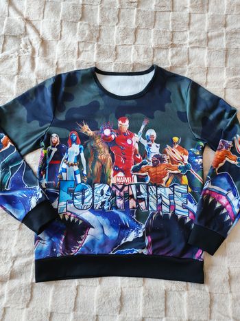 Sweat Marvel Fortnite – Taille 14 ans (taille petit)