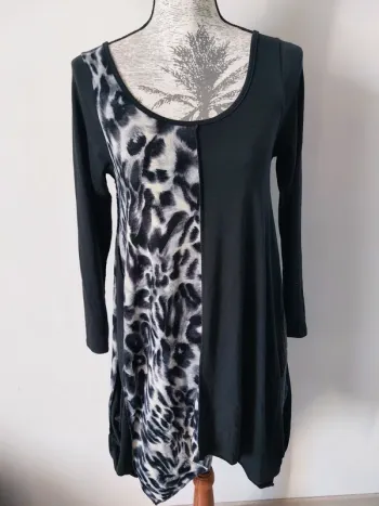 Tunique noire mouchetée taille 40