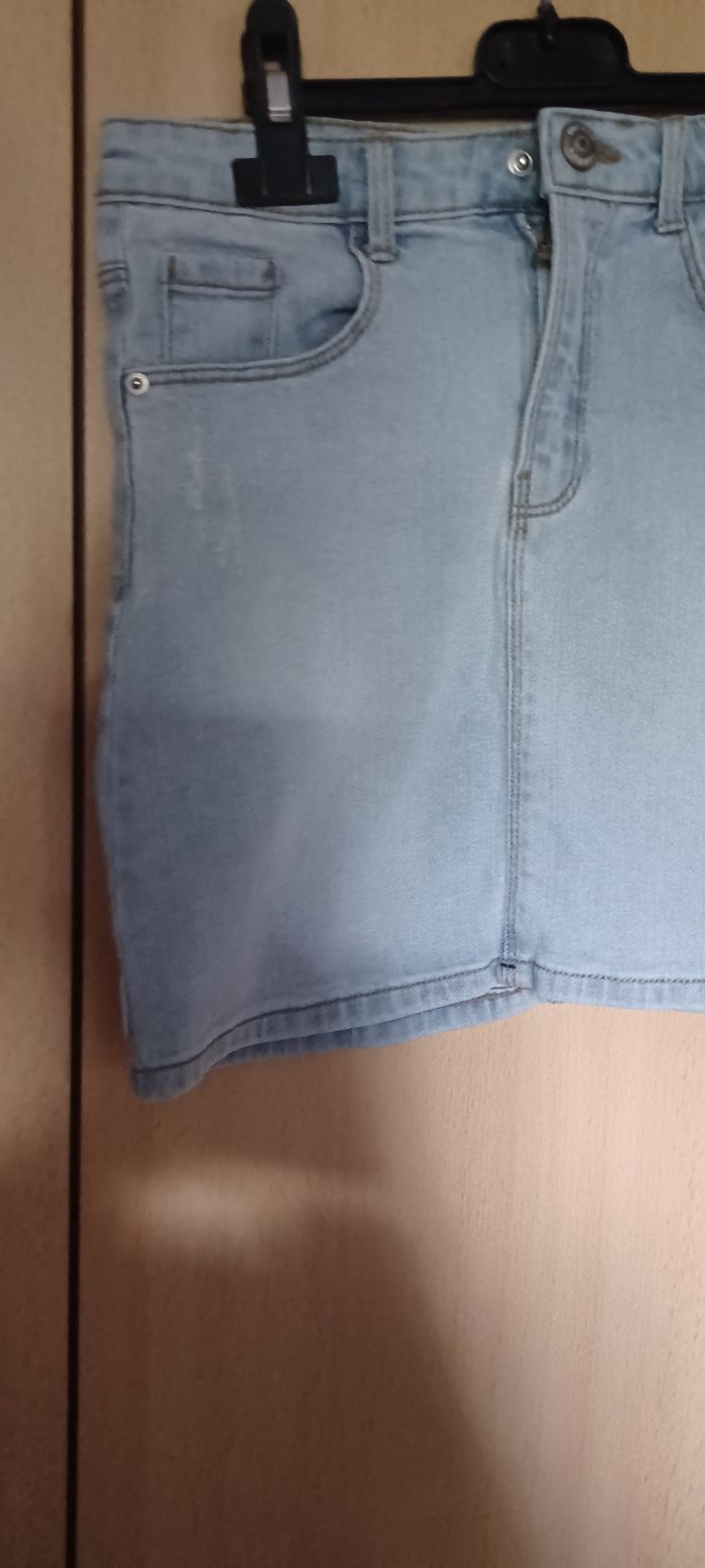 Très jolie jupe jeans fille T 10 ans - photo numéro 2